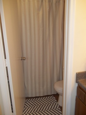 https://jmarieinteriordesign.wordpress.com/2014/11/24/apartment-makeover-bedrooms-baths/